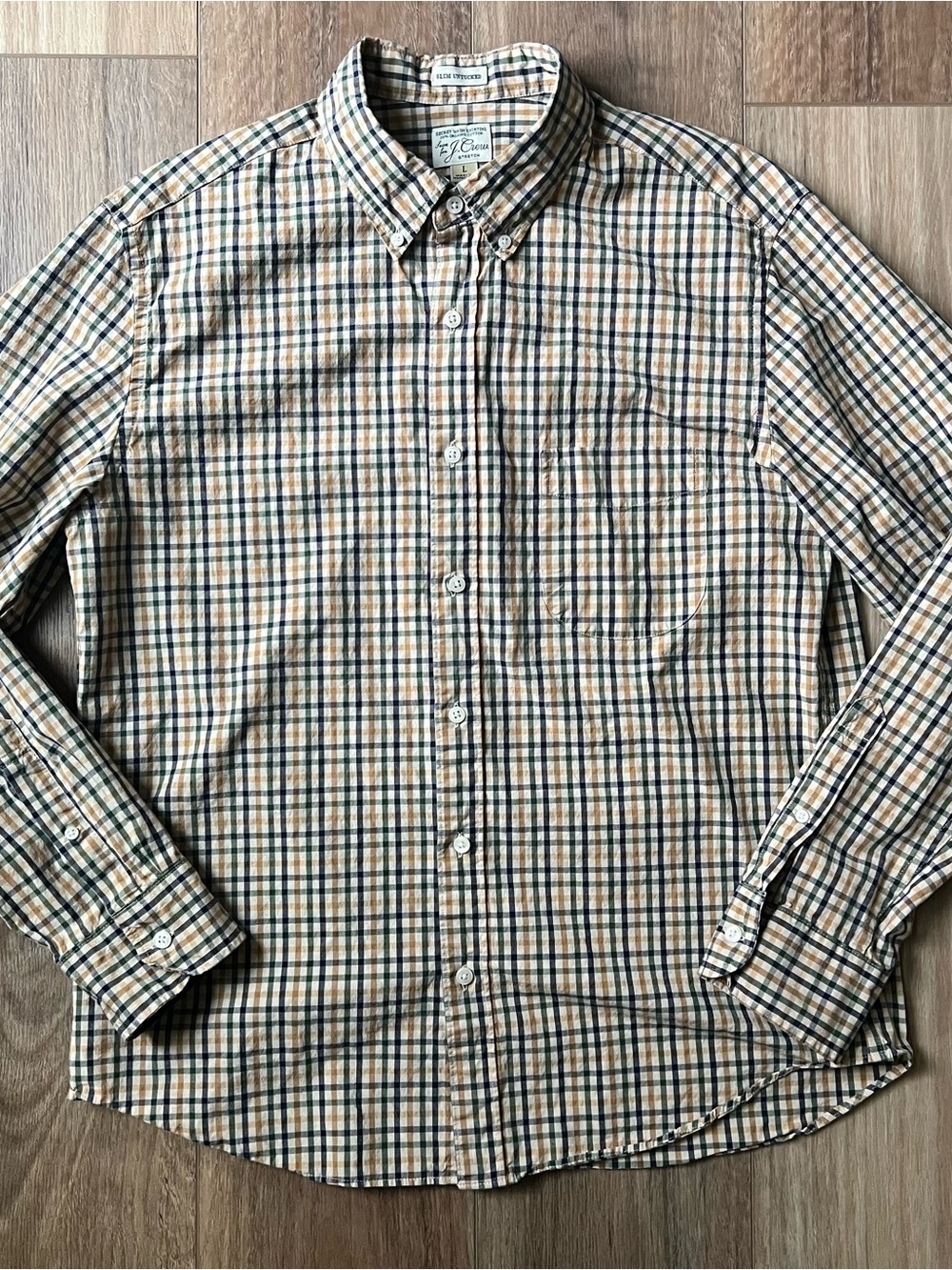 J. Crew Men’s Large Button-Down Plaid Shirt in Yellow, Navy untucked slim fit